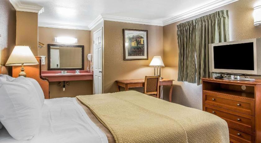 Rodeway Inn Distrito de San BuenaDistrito de San Buenaventura Exterior foto